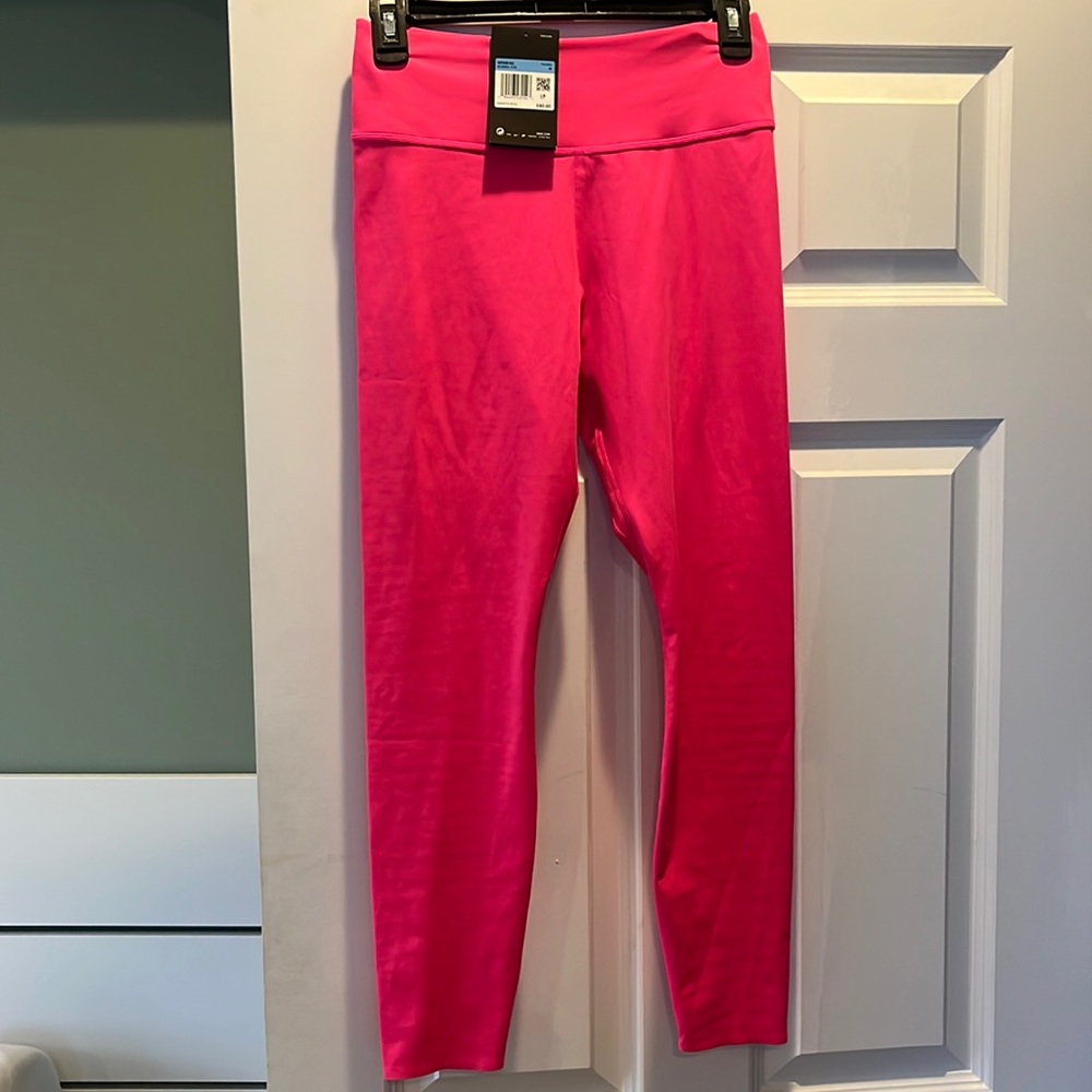 NWT NIKE Neon Pink  Dri-Fit Tight Fit Mid Rise 7/8 Performance Leggings Pants M